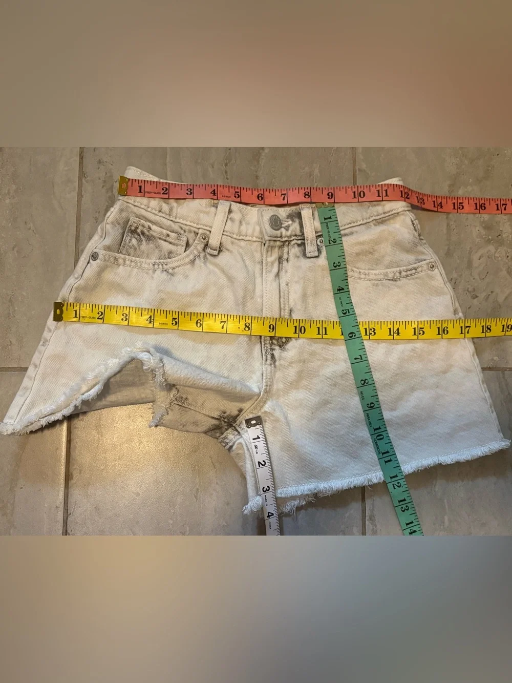 Old Navy Girl’s Light Wash Denim Cutoff Shorts Size 14